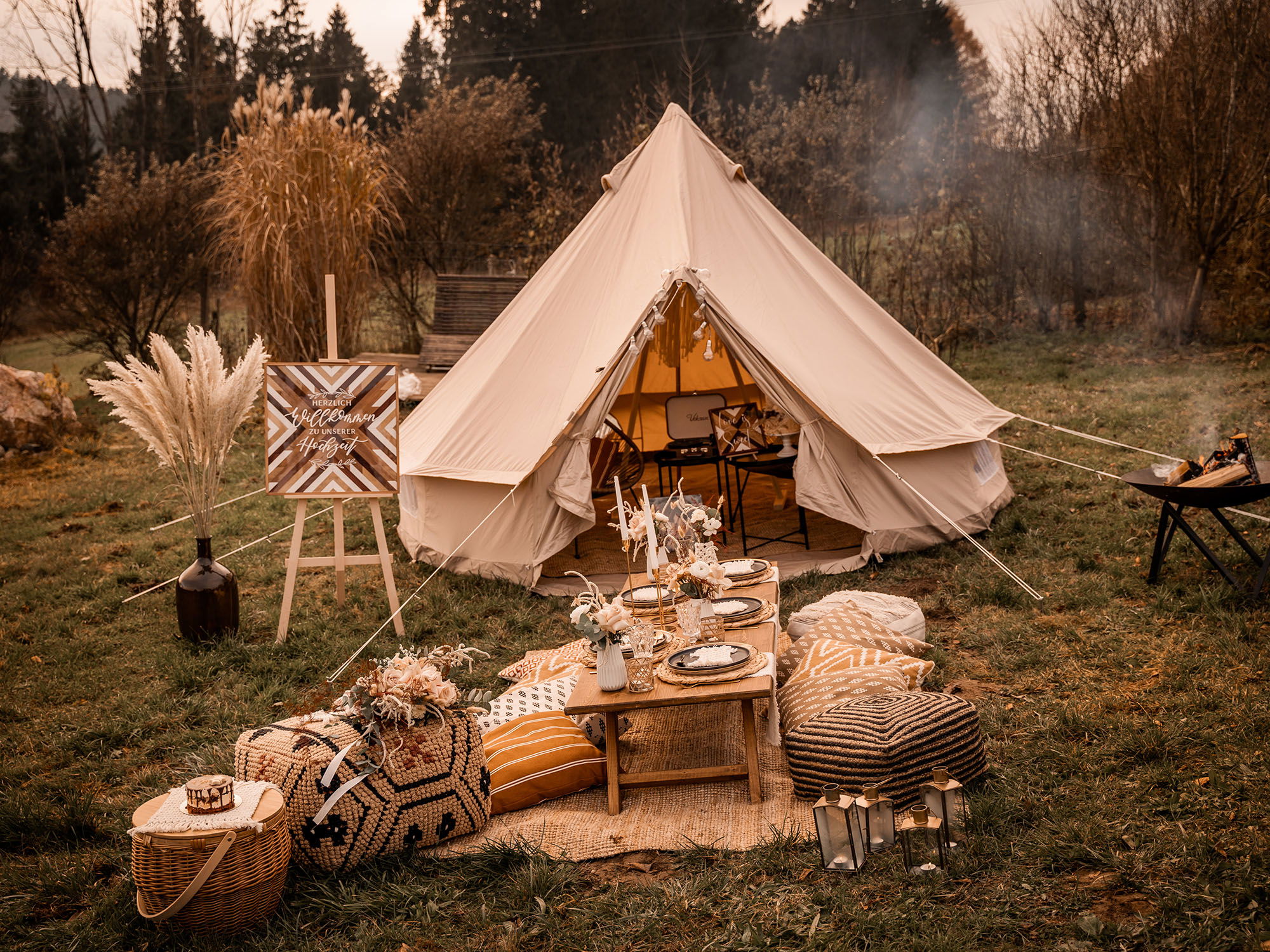 Tipi bei Outdoor Hochzeit