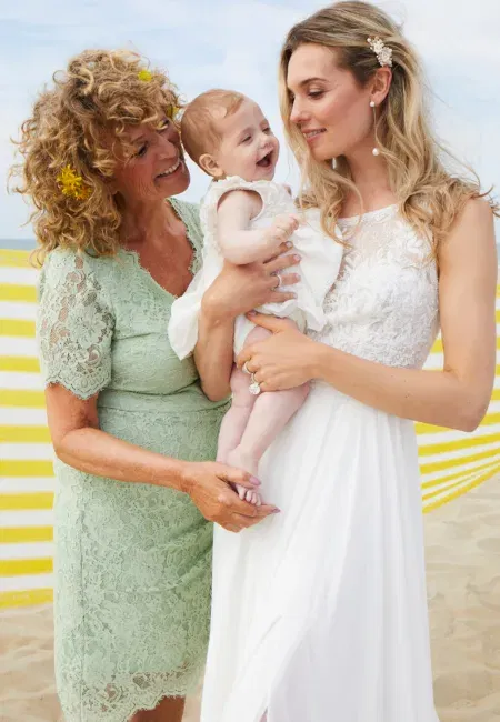 Brautkleid - Braut - Brautmode - Familie - Hochzeit mit Kind