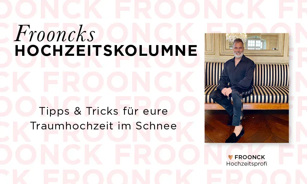Bild von Frooncks Kolumne zum Thema 'Hochzeit im Schnee', mit einem Foto von Froonck, der entspannt auf einer gestreiften Bank sitzt und freundlich in die Kamera schaut.