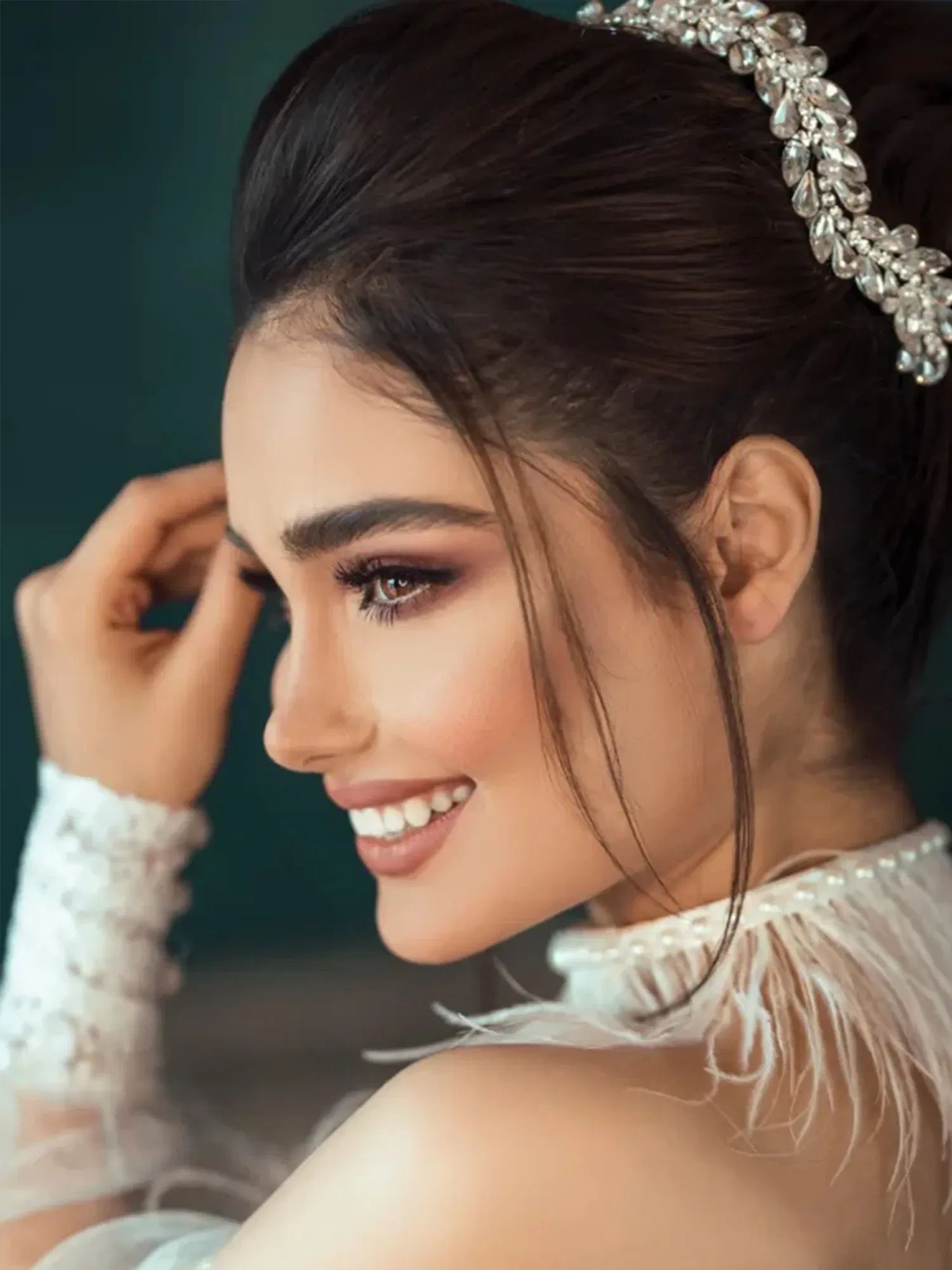 Braut mit Haarschmuck