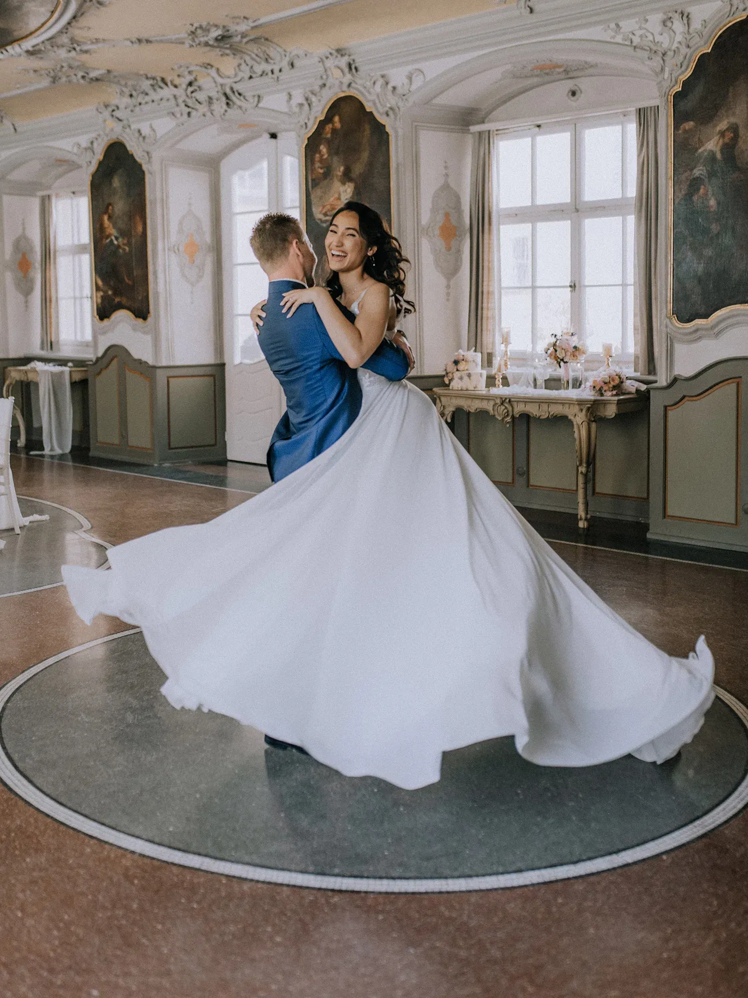 Hochzeitspaar beim ersten Tanz