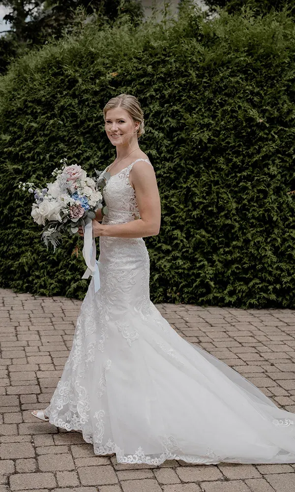 Hochzeitskleid - Brautkleid - Hochzeitsoutfit