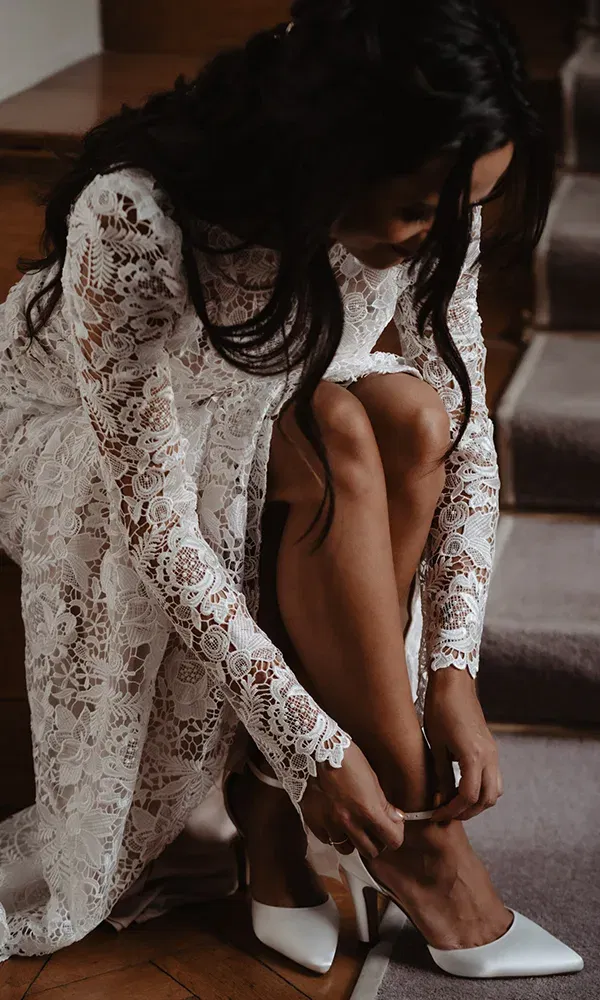 Hochzeitskleid - Fotoshooting - Brautstyling - Hochzeitsaccessoires - Brautschuhe - Brautstrauß