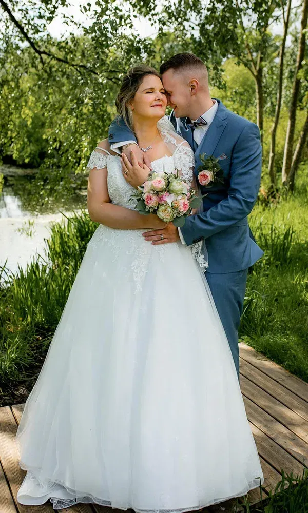 Hochzeitspaar beim Fotoshooting