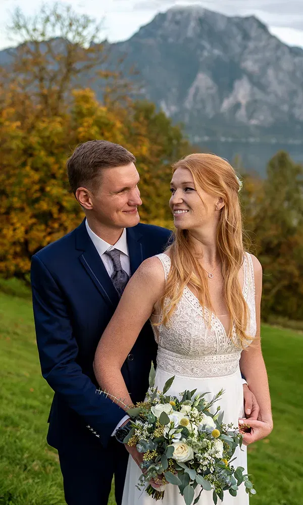 Hochzeitspaar beim Fotoshooting