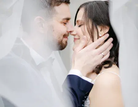 Unter freiem Himmel: Romantische Hochzeit von Ramona und Tobias