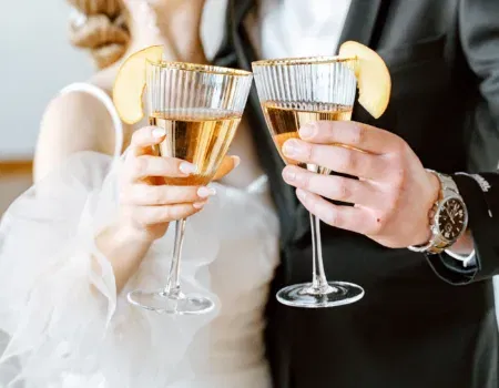 Der ultimative Ratgeber für euren Hochzeitstoast