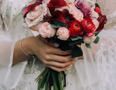 Welcher Brautstrauß passt zu eurem Hochzeitskleid?