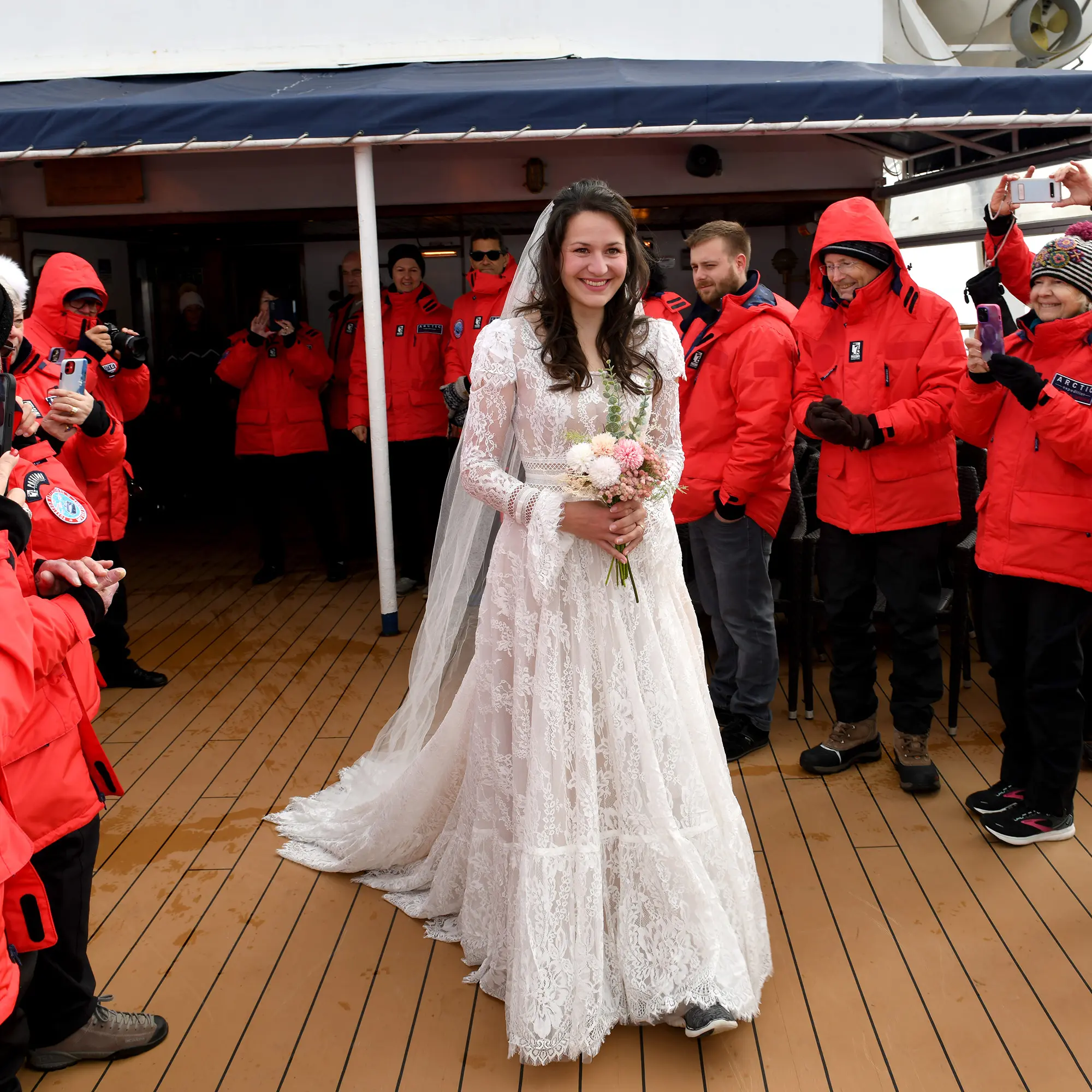 Einzug der Braut auf Expeditionsschiff