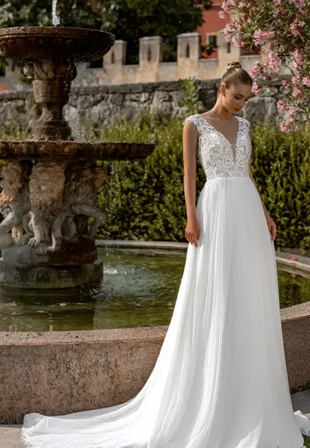 Wedding Dress of Bella by Églantine