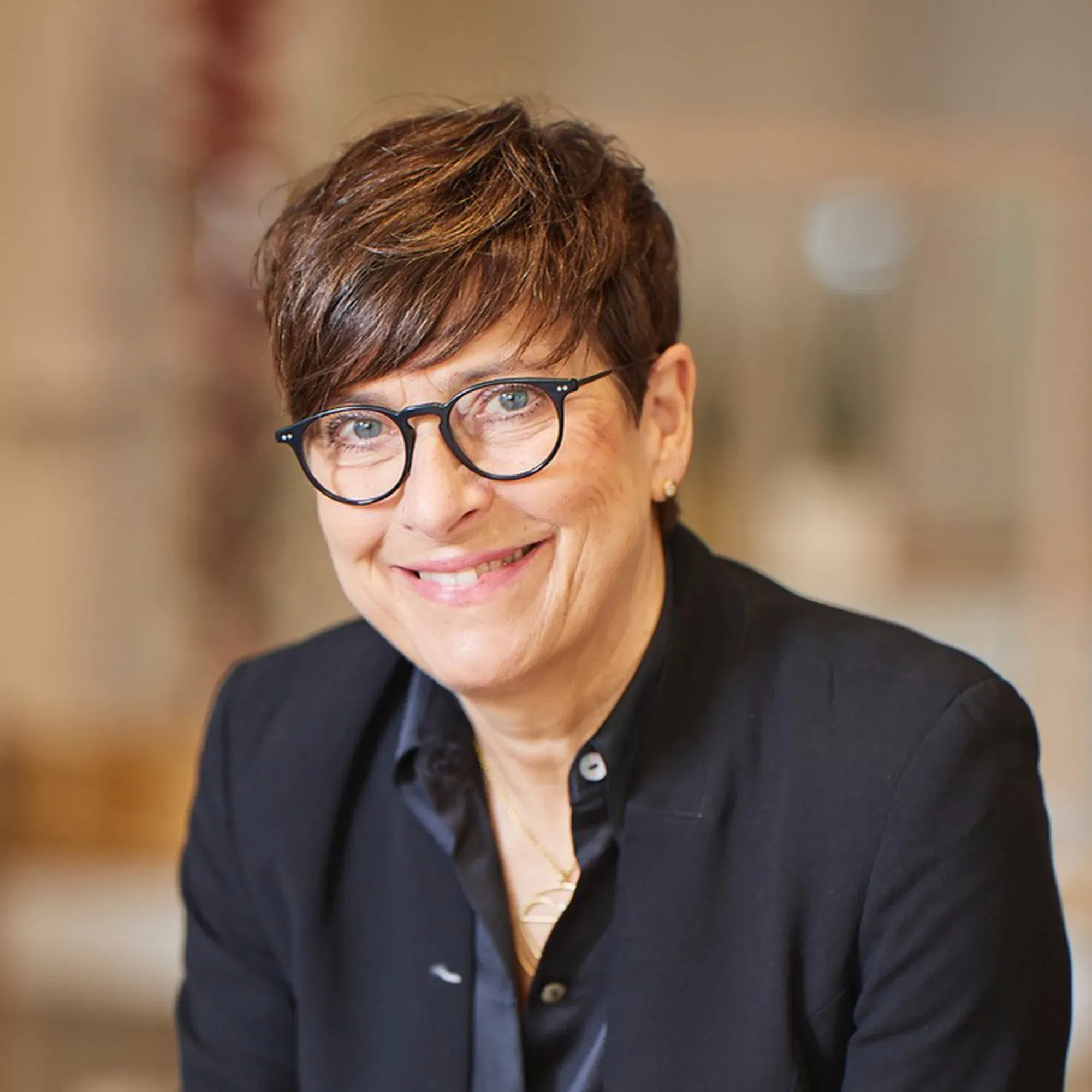 Portraitbild von Bettina Weidemann.