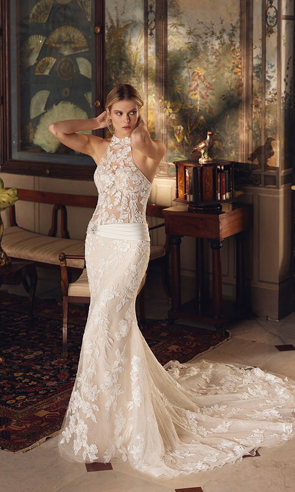 Demetrios-Brautkleid mit floraler Spitze, transparentem Mieder und moderner Eleganz.