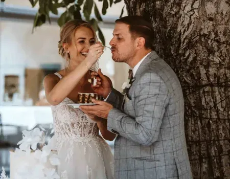 Zwischen Moderne und Tradition: Hochzeit von Sophie und Reinhard