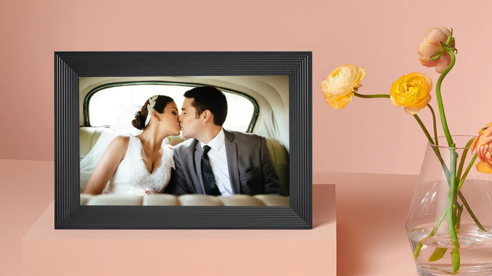 Aura Carver Mat mit romantischem Hochzeitsmoment – digitale Erinnerung an den großen Tag