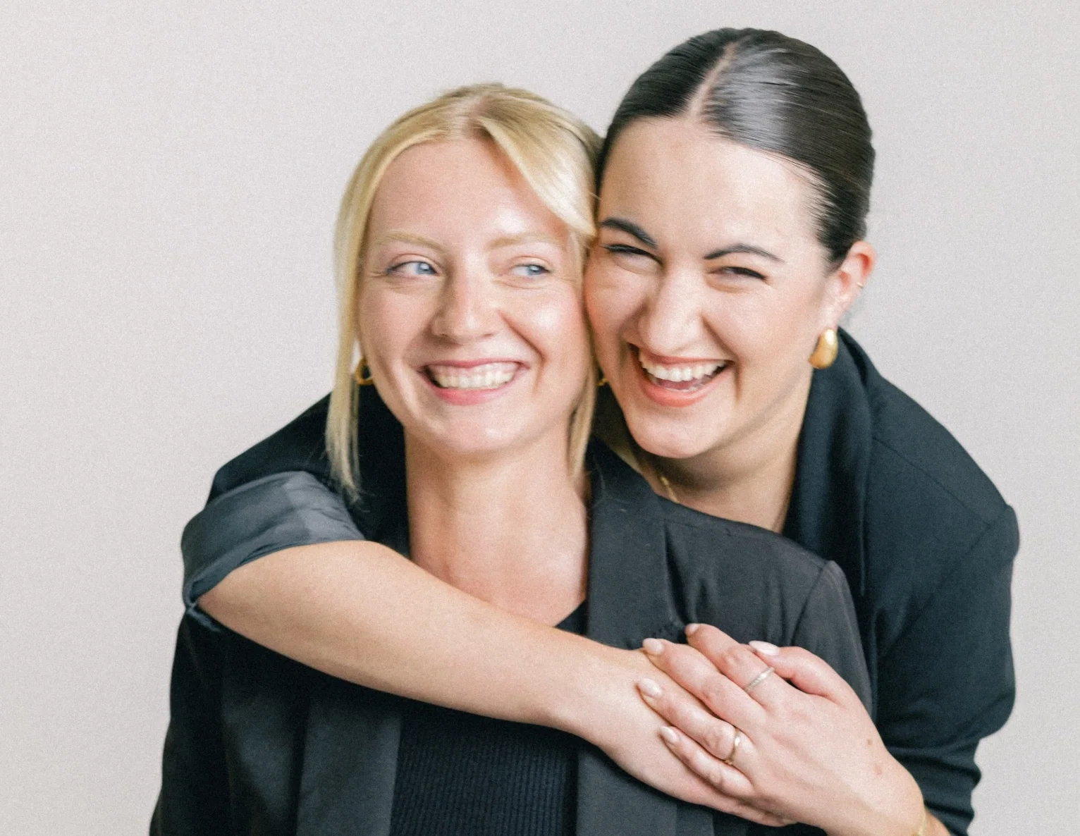 Lea Tamara Lutz und Fabienne Jürriens