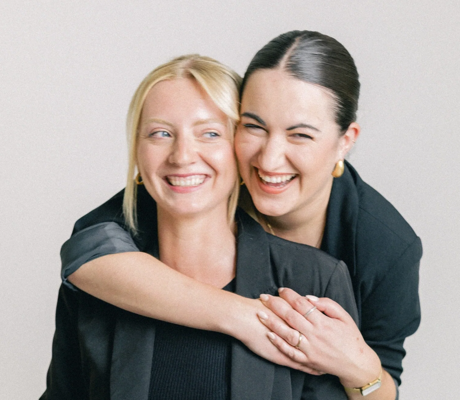 Lea Tamara Lutz und Fabienne Jürriens