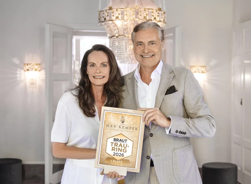 Stolzer 1. Platz: Die Geschäftsführer Julia Balestra und Marc Richter bedanken sich herzlich bei den LeserInnen für das Voting.